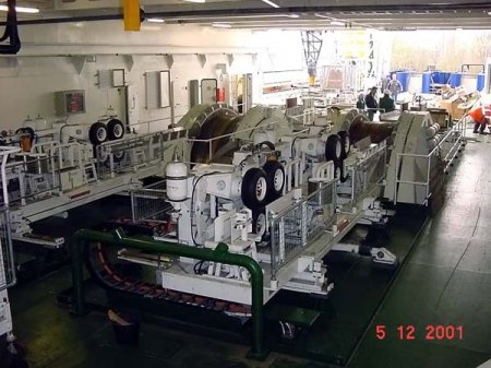 Кто ремонтирует интернет? (17 фото + текст)