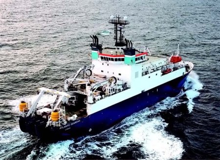 Кто ремонтирует интернет? (17 фото + текст)