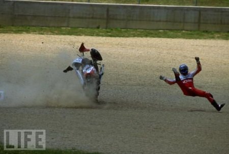 Мотоциклетные аварии (24 фото)