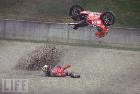 Мотоциклетные аварии (24 фото)