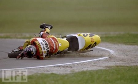 Мотоциклетные аварии (24 фото)