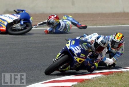 Мотоциклетные аварии (24 фото)