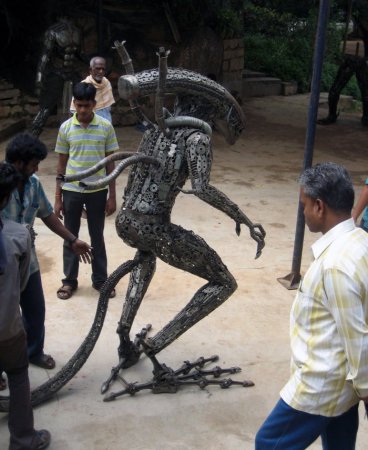 Из деталей авто (14 фото)