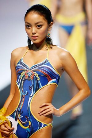 Китайский конкурс купальников (11 фото)