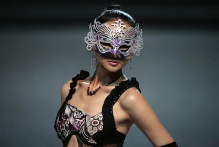 Китайский конкурс купальников (11 фото)