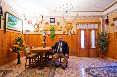 Дома у цыган (9 фото)