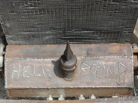 Самая низкопрофильная тачка в мире (15 фото)