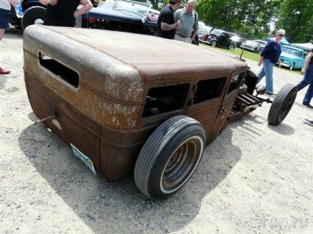 Самая низкопрофильная тачка в мире (15 фото)