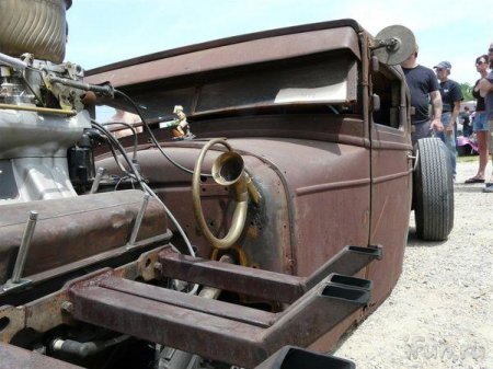 Самая низкопрофильная тачка в мире (15 фото)