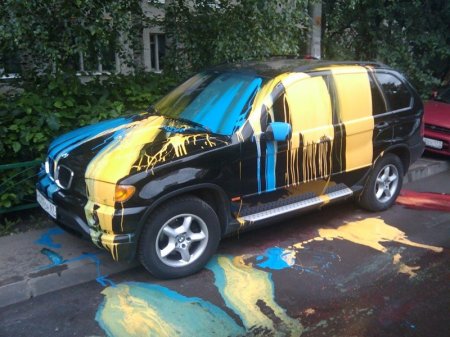 Не ставь на тротуаре (5 фото)