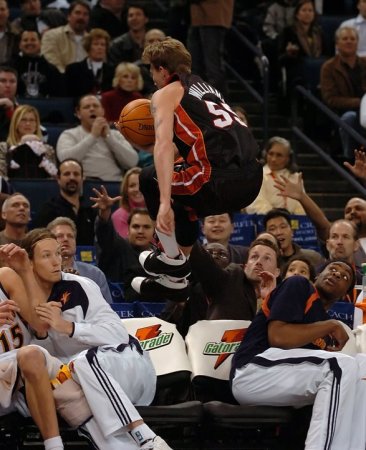 Быть зрителем - опасно (14 фото)