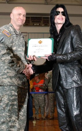 Майкл Джексон - взлеты и падения (33 фото)