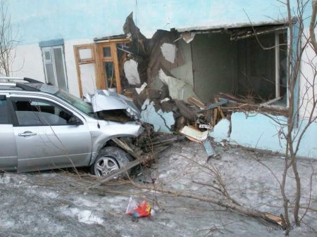 Въехал в дом (5 фото)