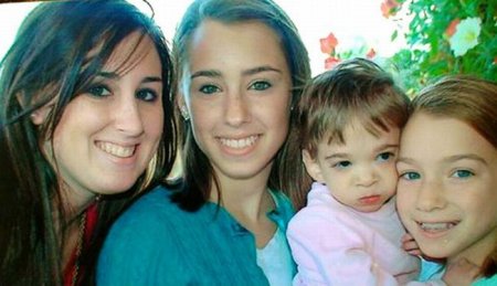 Ребенок, который не стареет (10 фото)