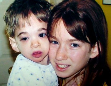 Ребенок, который не стареет (10 фото)