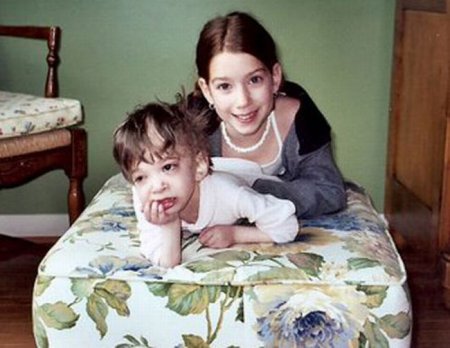 Ребенок, который не стареет (10 фото)