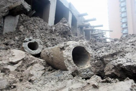 В Китае рухнул дом (11 фото)