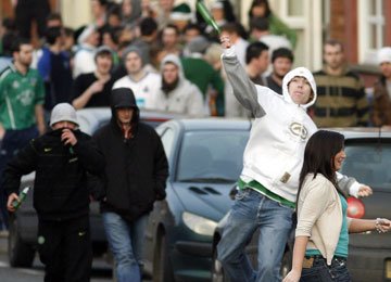 Банды Ирландии расовая война уличных банд лоялистов (15 фото)