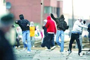 Банды Ирландии расовая война уличных банд лоялистов (15 фото)