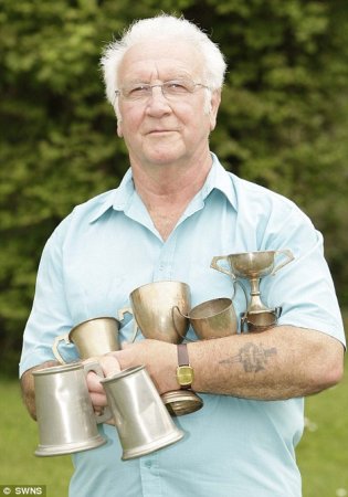 Грабитель - неудачник (5 фото)