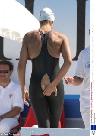 Неудачный заплыв (4 фото)