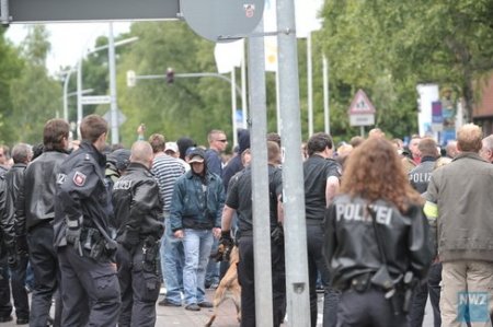 Июнь 2009 Европа и Азия беспорядки вокруг футбола (22 фото)