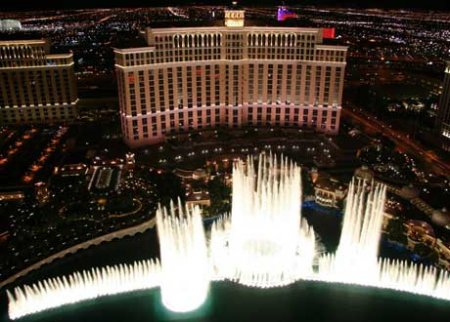 10 необычных фонтанов