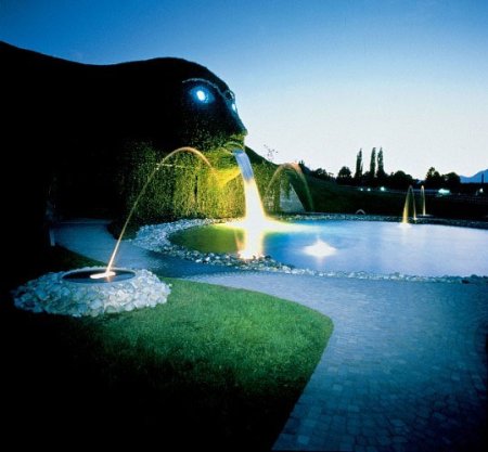 10 необычных фонтанов