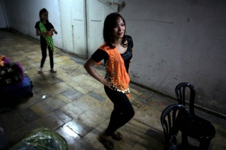 Мисс BiniBining (5 фото)