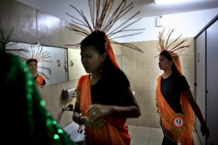 Мисс BiniBining (5 фото)