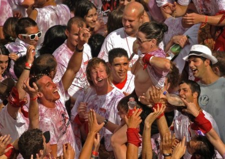 Открытие фиесты Сан Фермин в испанской Памплоне (28 фото)