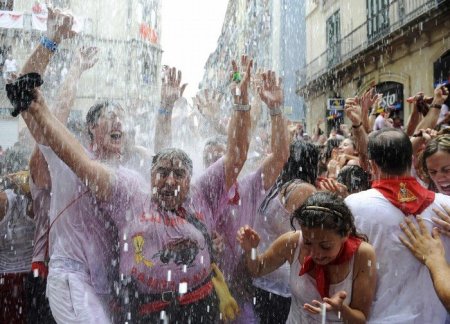 Открытие фиесты Сан Фермин в испанской Памплоне (28 фото)