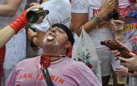 Открытие фиесты Сан Фермин в испанской Памплоне (28 фото)