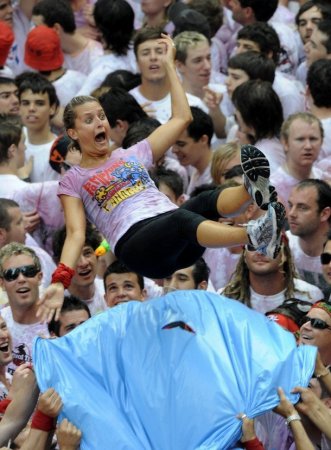 Открытие фиесты Сан Фермин в испанской Памплоне (28 фото)