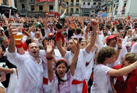 Открытие фиесты Сан Фермин в испанской Памплоне (28 фото)
