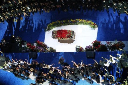 Прощание с Майклом Джексоном (20 фото)