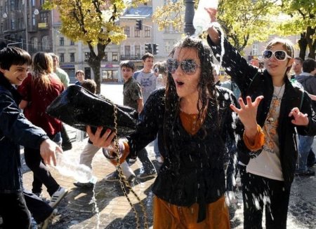 Приколы с водой (21 фото)