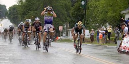 Пока праздновал победу (7 фото)