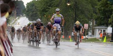 Пока праздновал победу (7 фото)