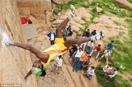 Настоящий человек-паук (6 фото)