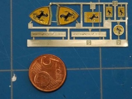 Точная копия Ferrari F40 в миниатюре (45 фото)