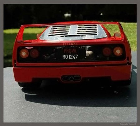 Точная копия Ferrari F40 в миниатюре (45 фото)