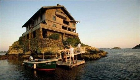 Вдали от соседей (9 фото)