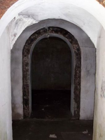 Военные катакомбы Владивостока (17 фото)