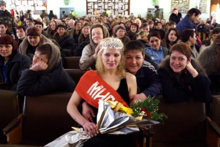 Женщины в тюряге (15 фото)