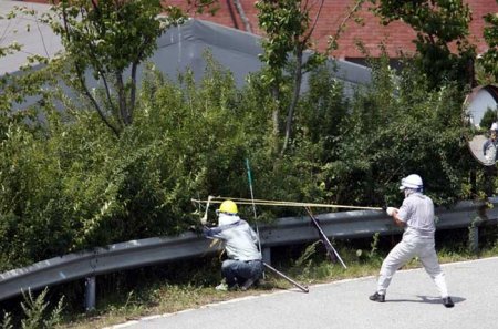 На заводе SsangYong война (11 фото)