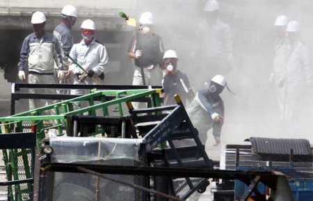 На заводе SsangYong война (11 фото)