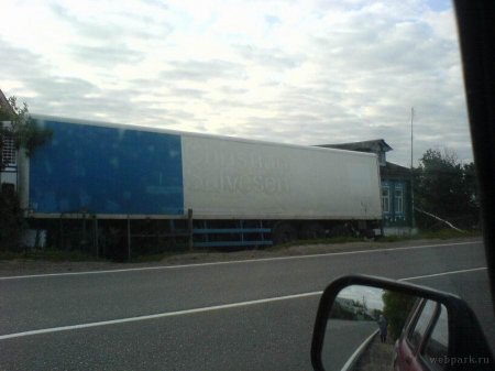 Уснул за рулем (3 фото)