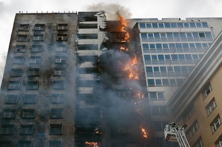 Как горят новые дома (20 фото)