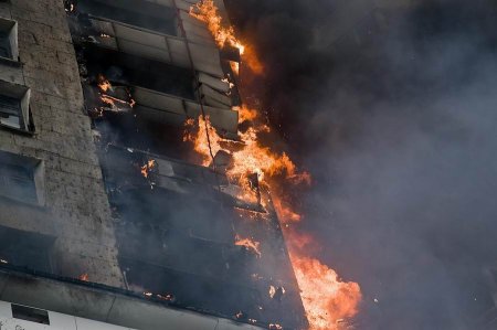 Как горят новые дома (20 фото)